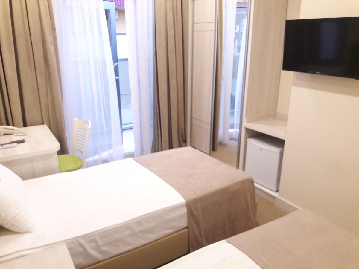 Hotel Green Glass Batumi Ngoại thất bức ảnh